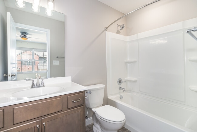 Building Photo - 2301 Point Pl