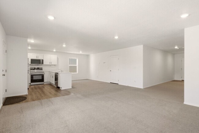 Building Photo - Beautiful 4 bedroom home in Liberty Lake! Move in Ready!
