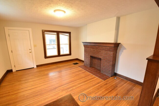 Building Photo - 238-240-240 W Pacemont Rd