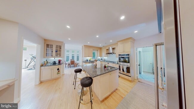 Building Photo - 8403 Bradmoor Dr