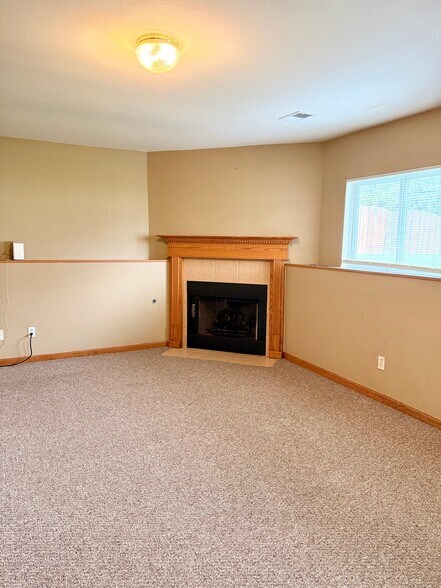 Building Photo - 7079 Sue Ct