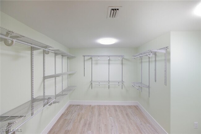 Building Photo - 2316 Gulf Shore Blvd N