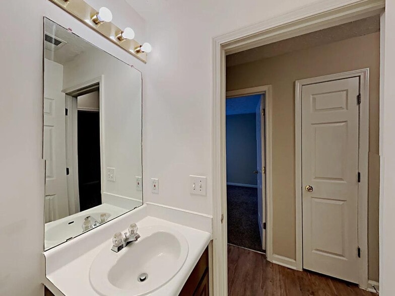 Building Photo - 2308 Cedar Trace Dr