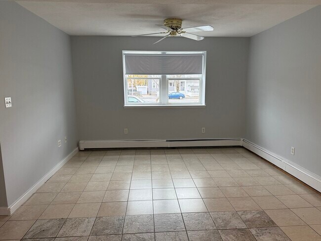 Building Photo - 279 Fellsway