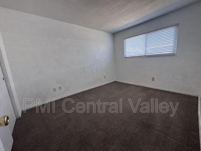Building Photo - 8920 N El Dorado St