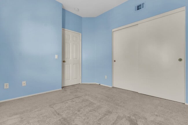 Building Photo - 2773 N Blackburn Dr