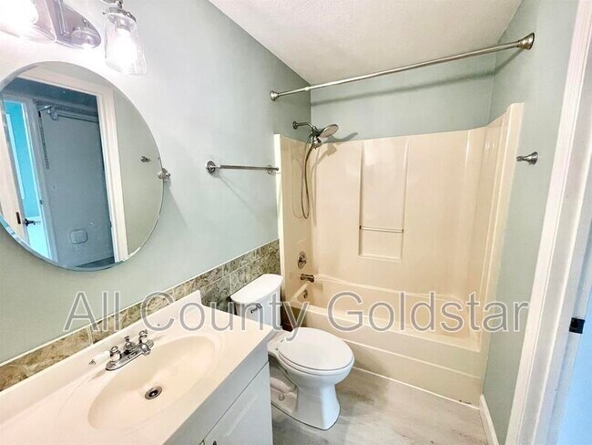 Building Photo - 4410 Warren Ave