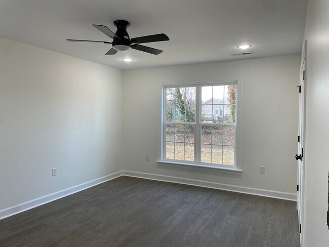 Building Photo - 3 BED, 2 BATH NEWLY CONSTRUCTED HOME