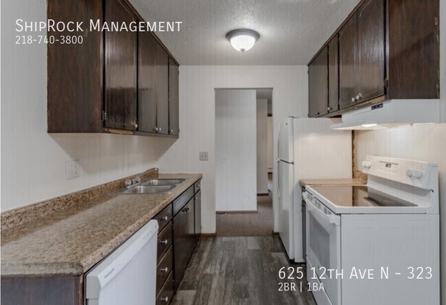 Building Photo - 625 12th Ave N