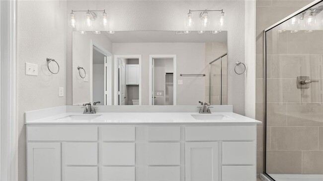Building Photo - 3720 Paradise Way