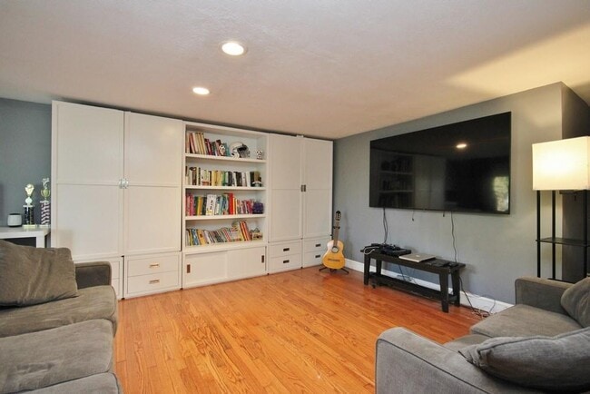 Building Photo - 29 Quincy Ct