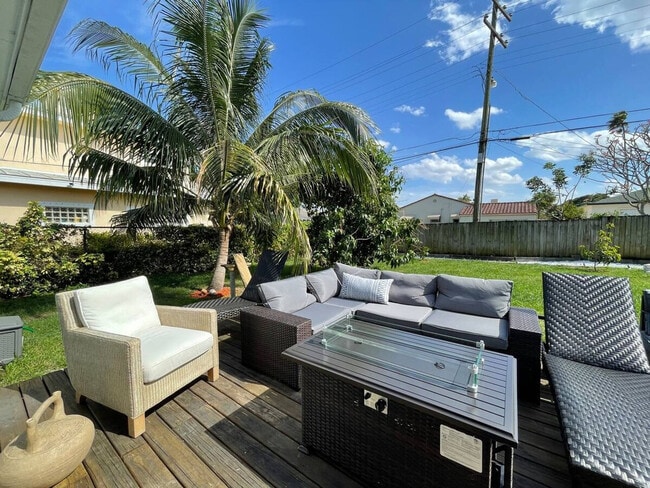 Building Photo - 430 45th St