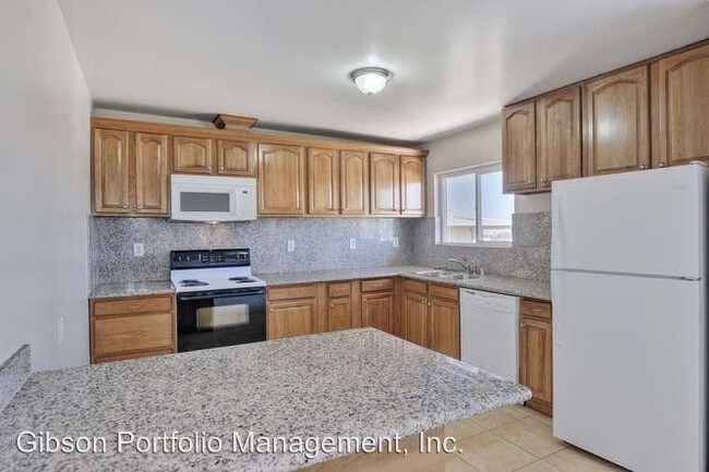 Building Photo - 1665 6th Ave