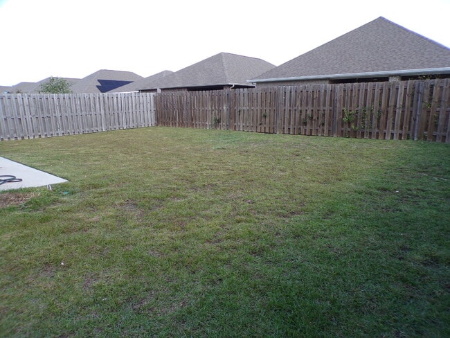 Building Photo - Coming Soon! Pet-Friendly 3-Bed Home with ...