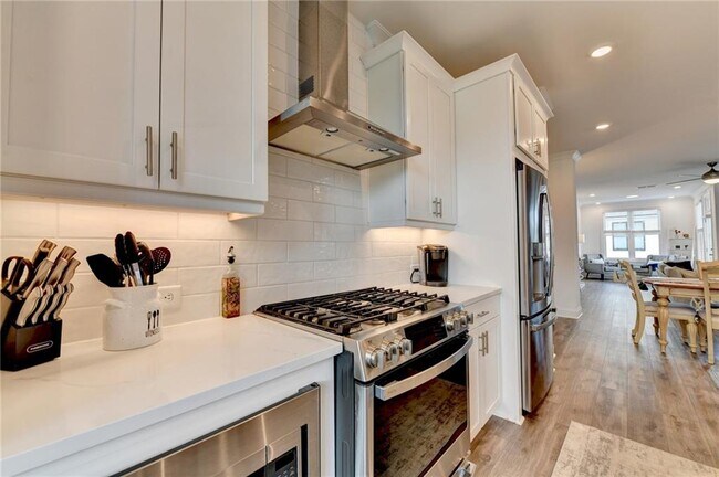 Building Photo - 522 Healy Dr