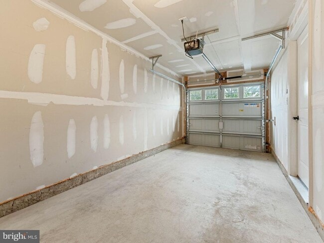 Building Photo - 161 Star Dr