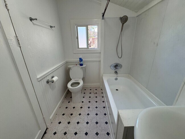 Building Photo - 1BR/1BA 740 sq.ft. SHORT TERM RENTAL in Old Bisbee, AZ