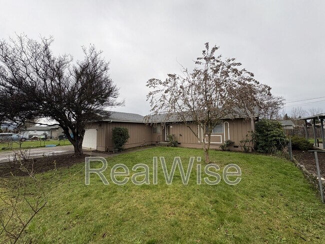 Building Photo - 231 Hawthorne St