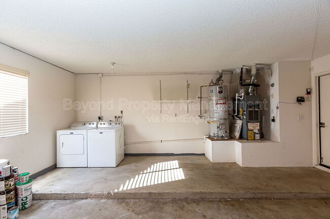 Building Photo - 608 Maybritt Cir