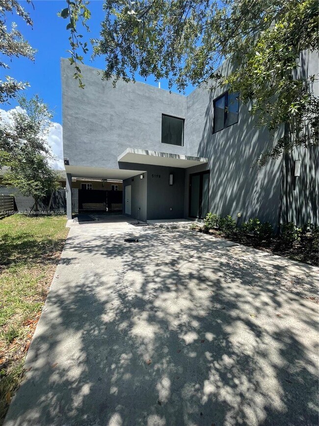 Primary Photo - 5198 NW 3rd Ave