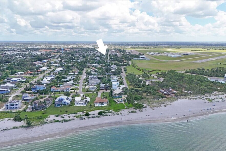 Building Photo - 113 Base Ave W