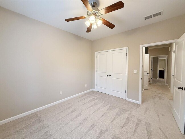 Building Photo - 3641 Ridge Towne Dr