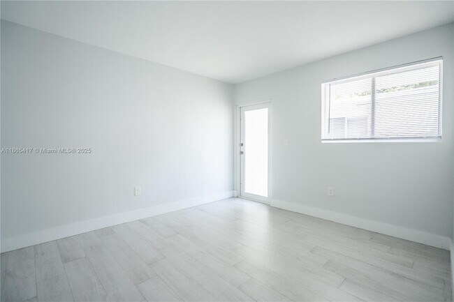 Building Photo - 465 NE 59th St