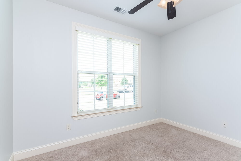 Building Photo - 4675 W Petite Loop