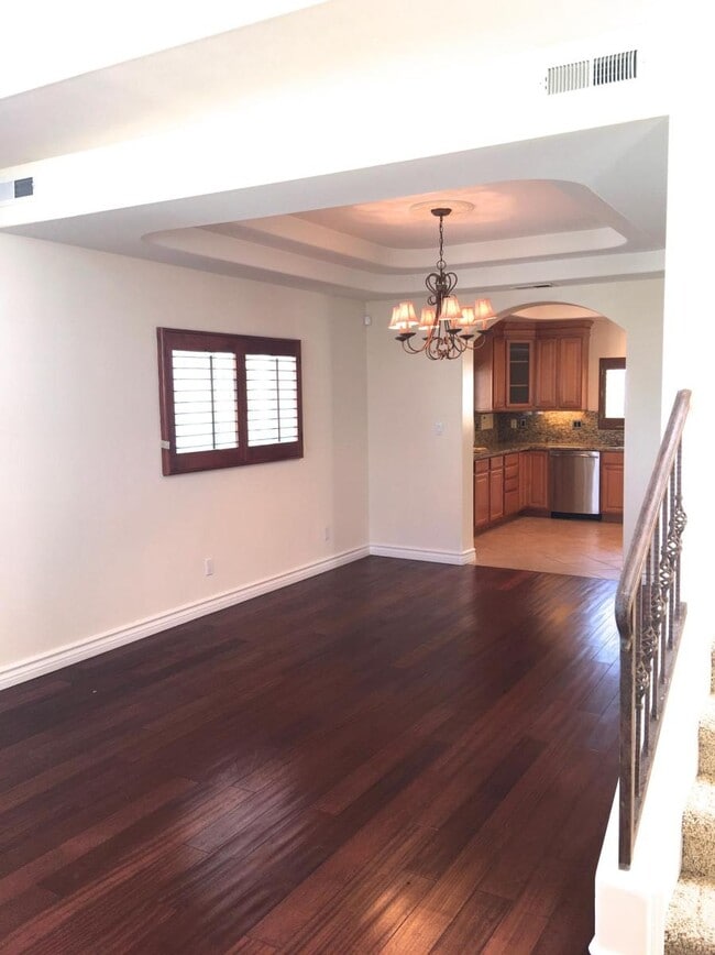 Building Photo - 2022 Plant Ave