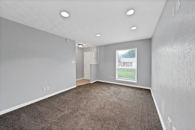 Building Photo - 1103 Wildwood Dr