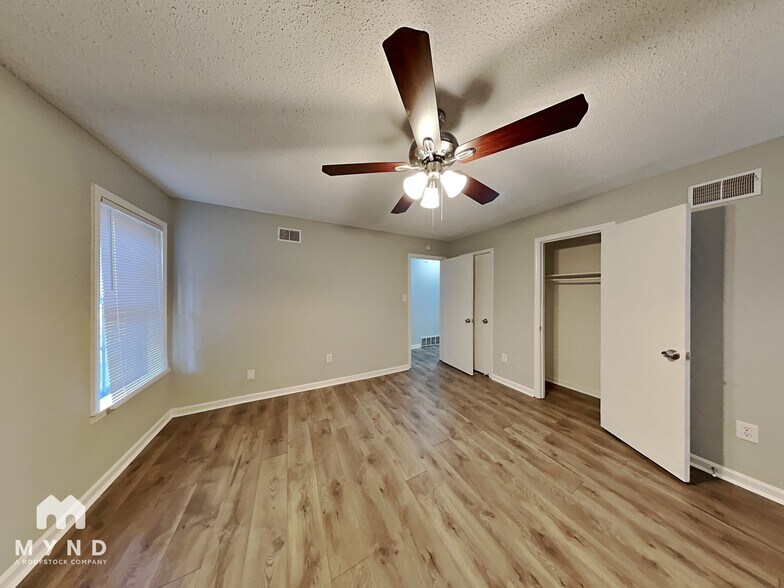 Building Photo - 6919 Glenwick Dr