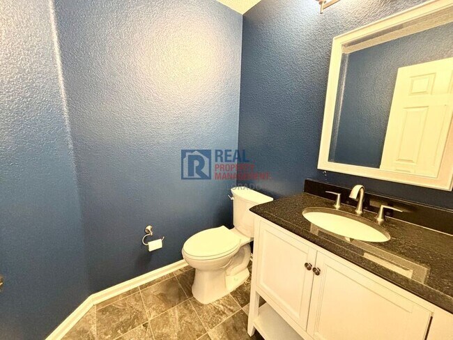 Building Photo - 16800 E Hollow Horn Ave