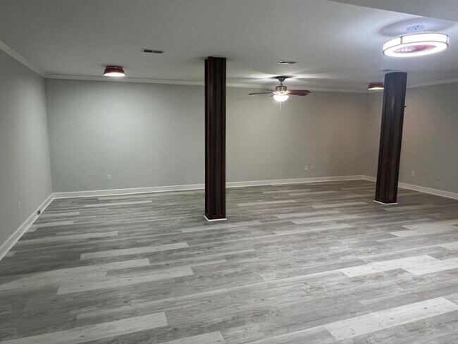 Building Photo - Spacious Updated Home in Windmill Harbour!
