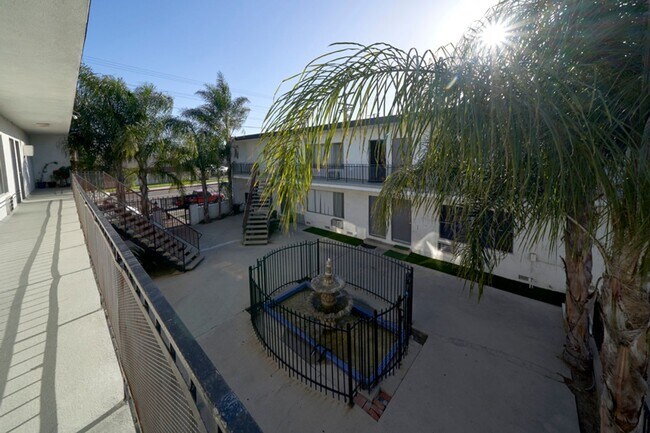 Building Photo - 20445 Saticoy St