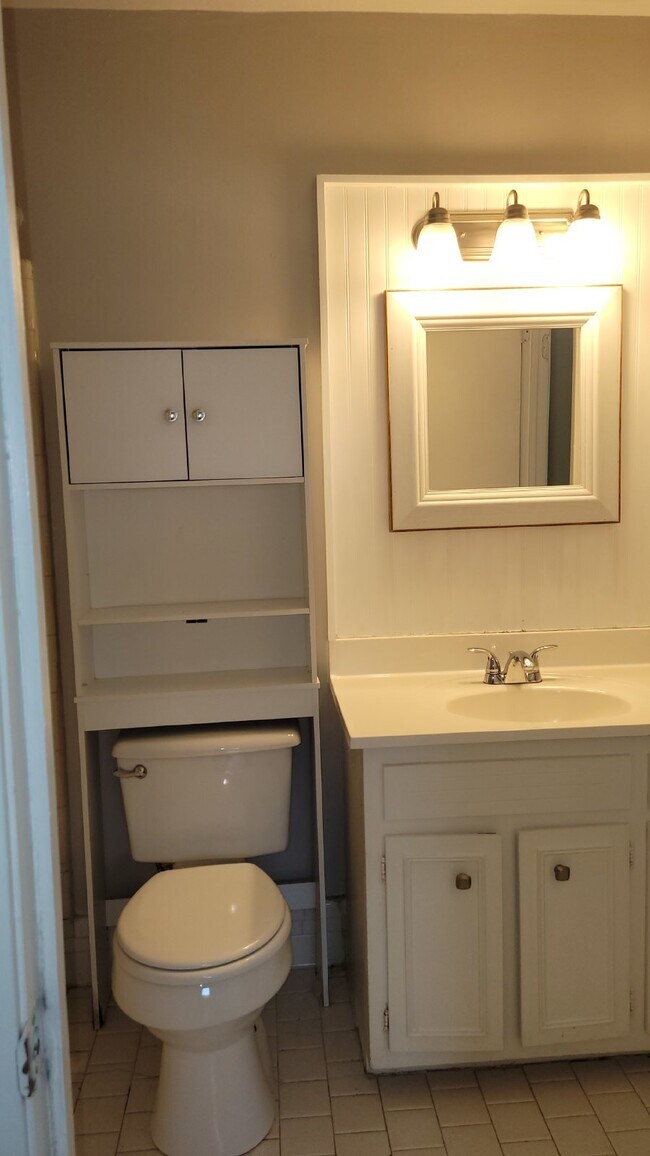 Building Photo - $500 off one month!!!  Spacious 4BR Home |...