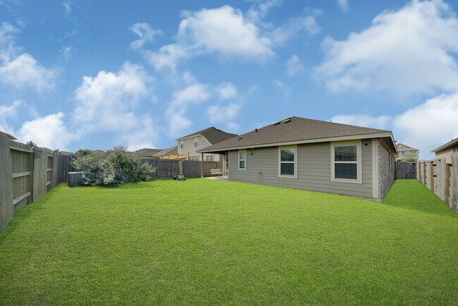 Building Photo - 25915 Aura Lake Ln