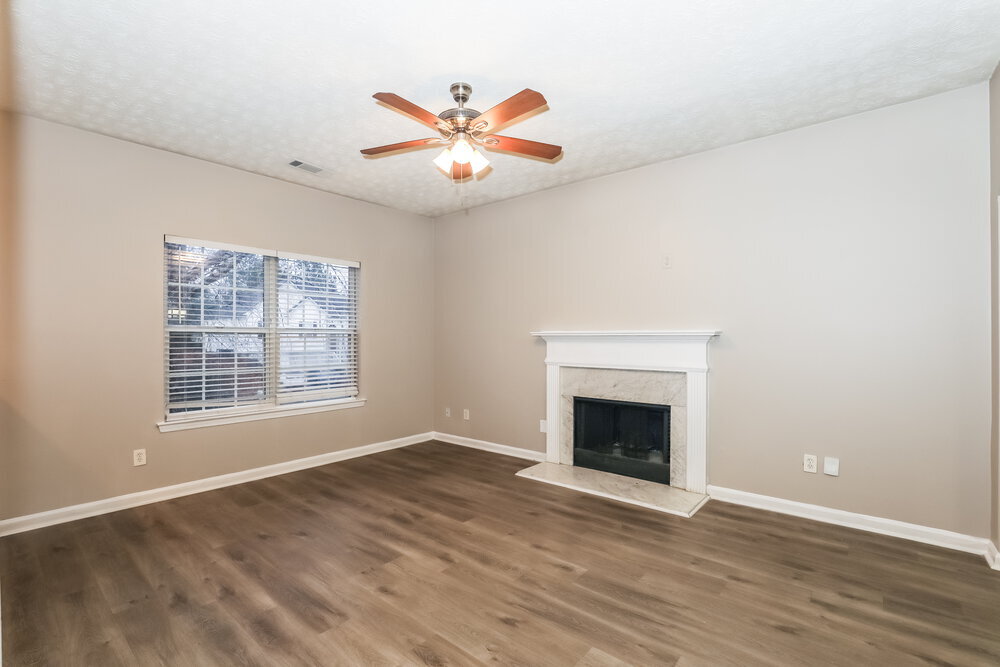 Building Photo - 7430 Royale Ln