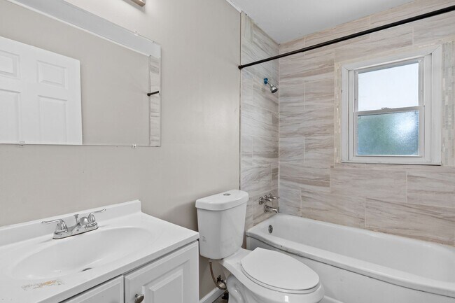 Building Photo - Beautifully Updated Ranch with large back ...