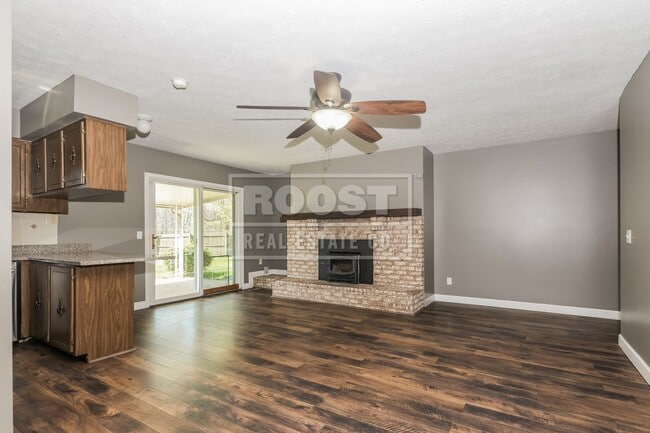 Building Photo - Three bedrooms, two bathroom single family home in Springfield.