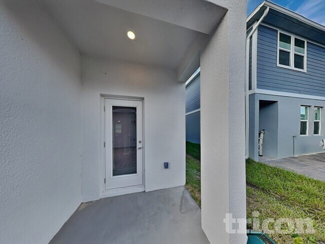 Building Photo - 722 Abita Aly