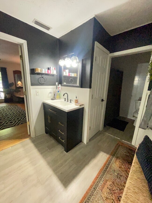 Building Photo - 109 Cleveland Rd