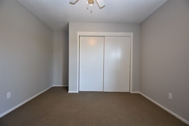 Building Photo - 67-67 Payne River Cir