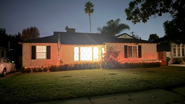 Warm and Inviting Home - 4715 Allott Ave