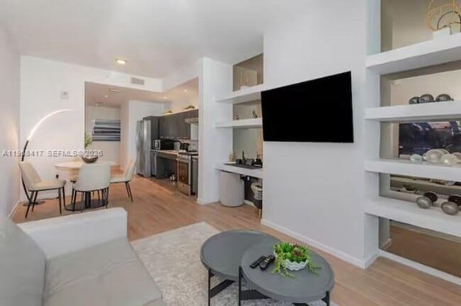 Building Photo - 398 NE 5th St