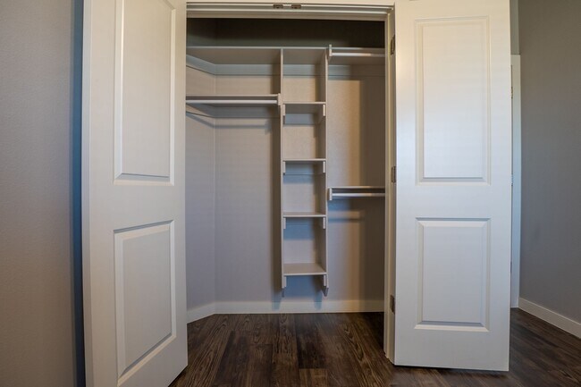 Building Photo - Charming 3-bedroom, 2-bathroom home located in the beautiful Pea Ridge, AR