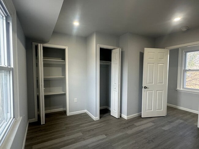 Building Photo - 125 Pennington Ave