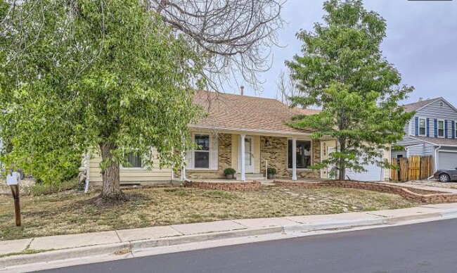 Building Photo - 3149 Oak Cir N