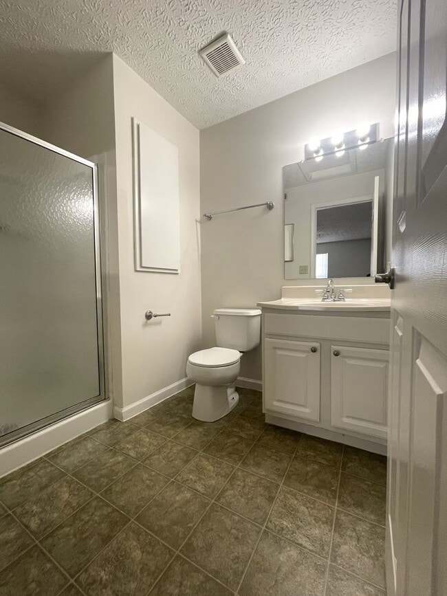Building Photo - 5566 Garden Ridge