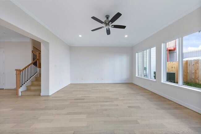 Building Photo - 946 Judiway St