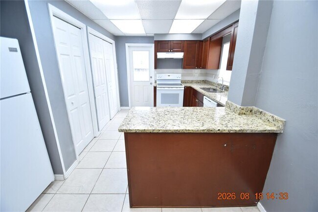 Building Photo - 212 N Clearview Ave